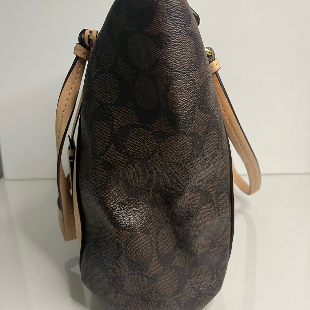 Coach Peyton Signature Pocket Tote - Picture 5 of 7